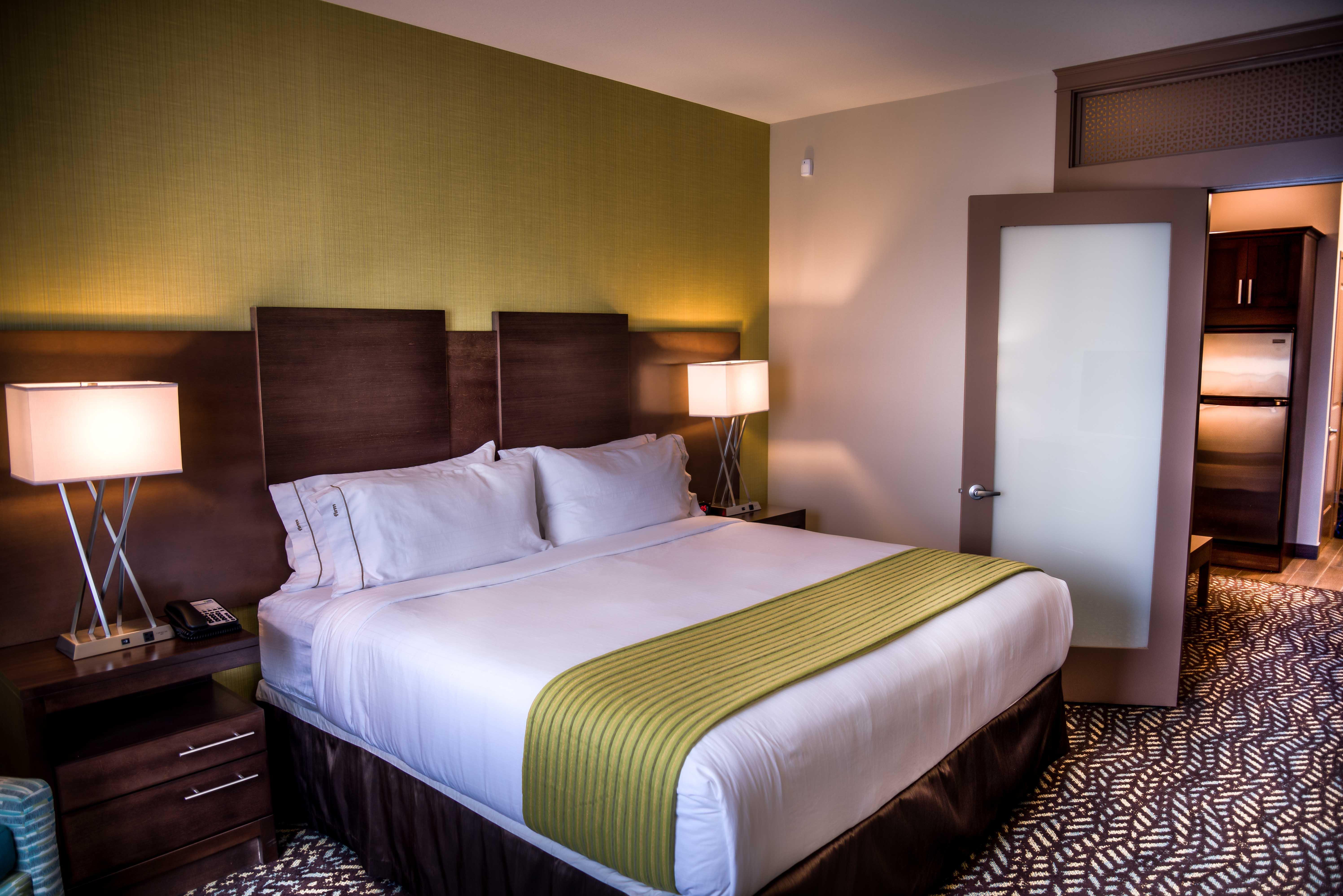 Holiday Inn Express & Suites Spruce Grove - Stony Plain By Ihg Exterior photo