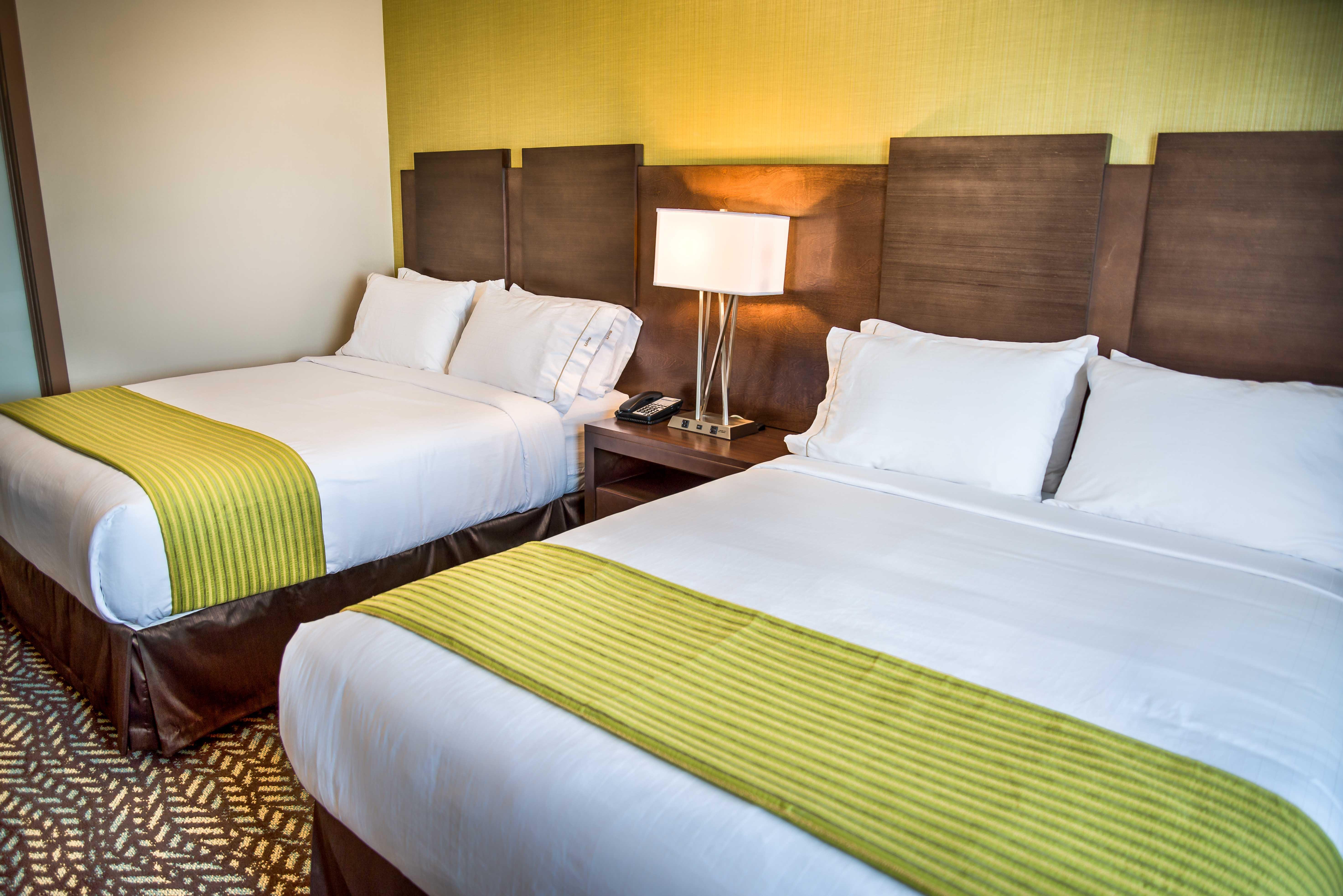Holiday Inn Express & Suites Spruce Grove - Stony Plain By Ihg Exterior photo