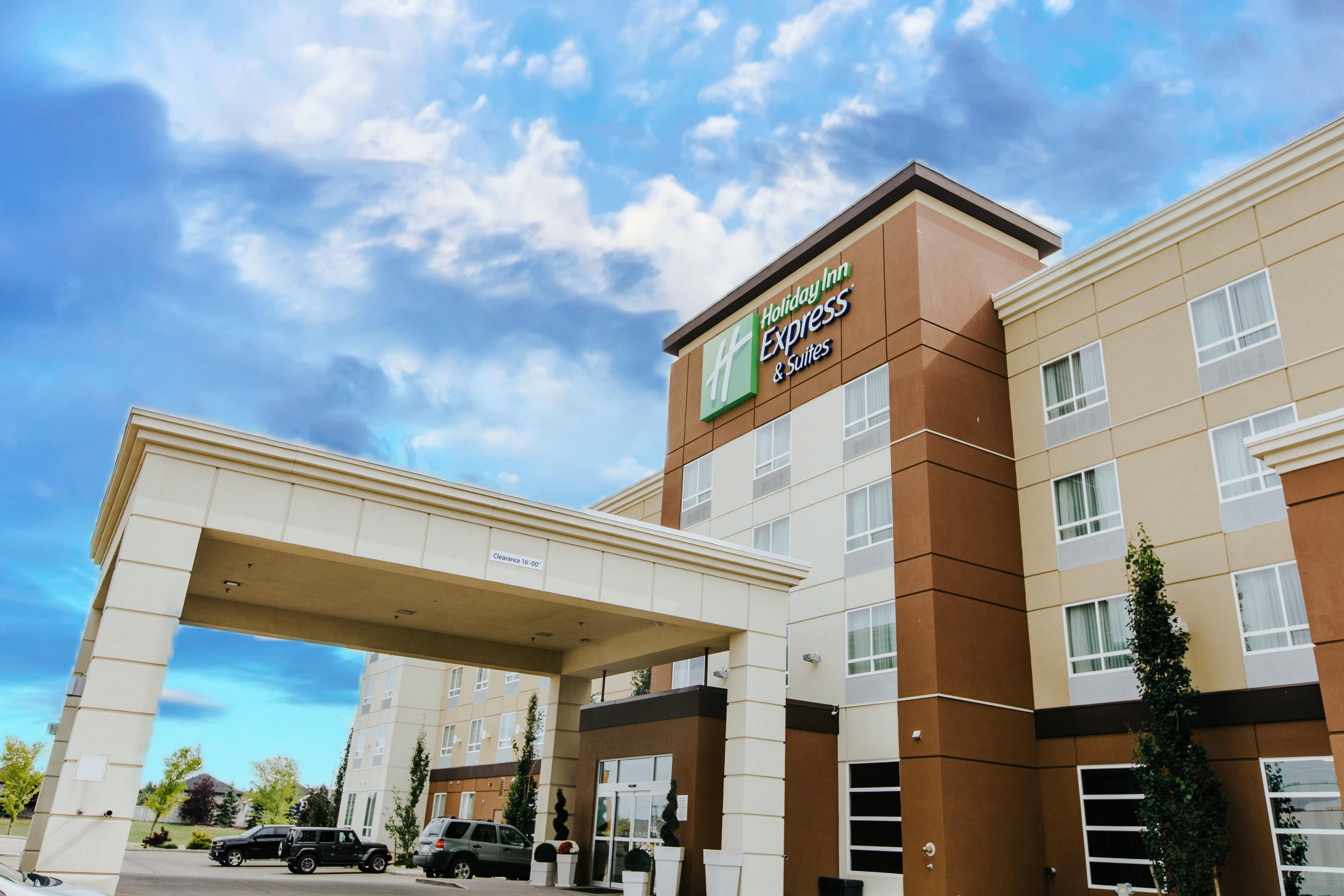 Holiday Inn Express & Suites Spruce Grove - Stony Plain By Ihg Exterior photo
