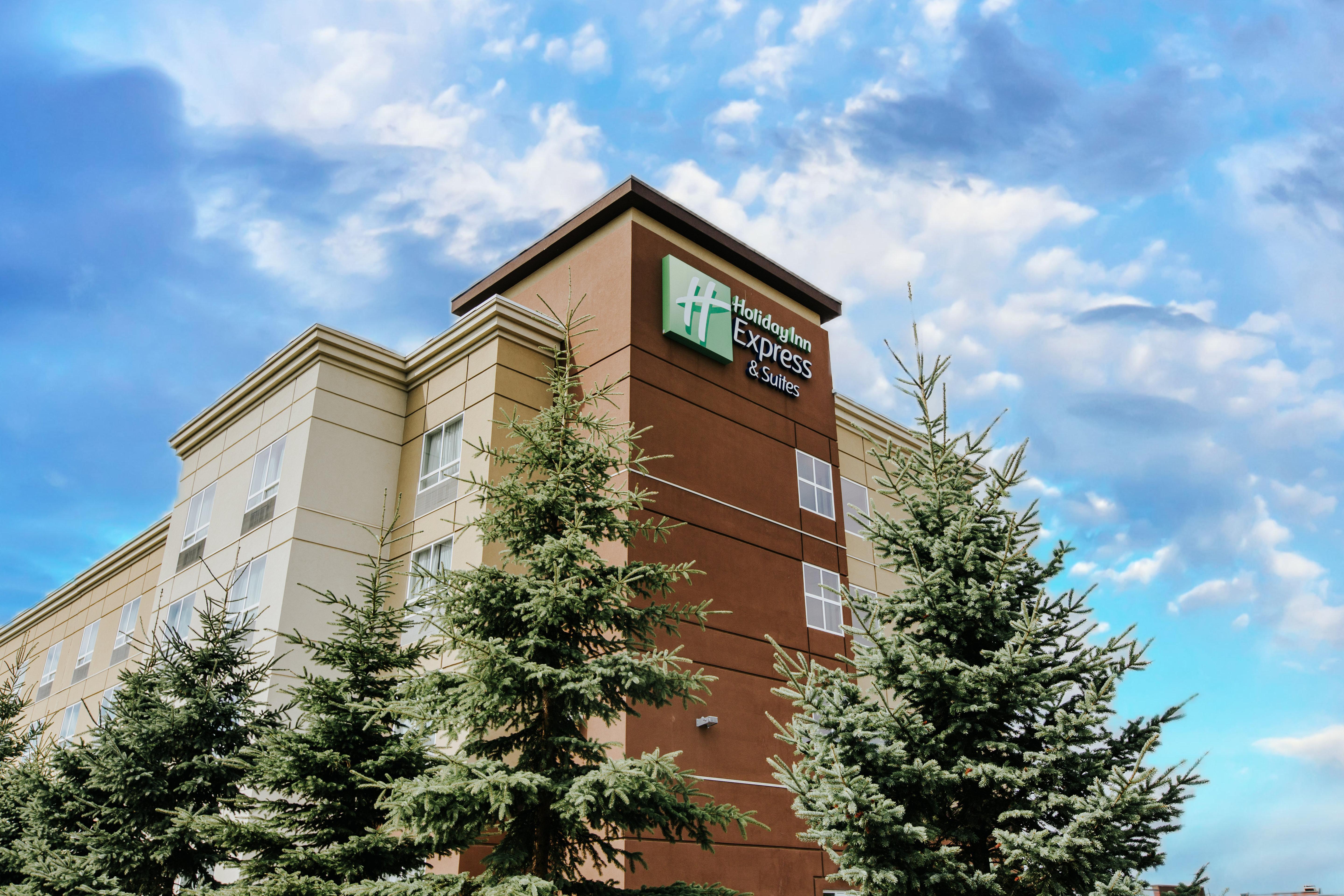 Holiday Inn Express & Suites Spruce Grove - Stony Plain, An Ihg Hotel Exterior photo