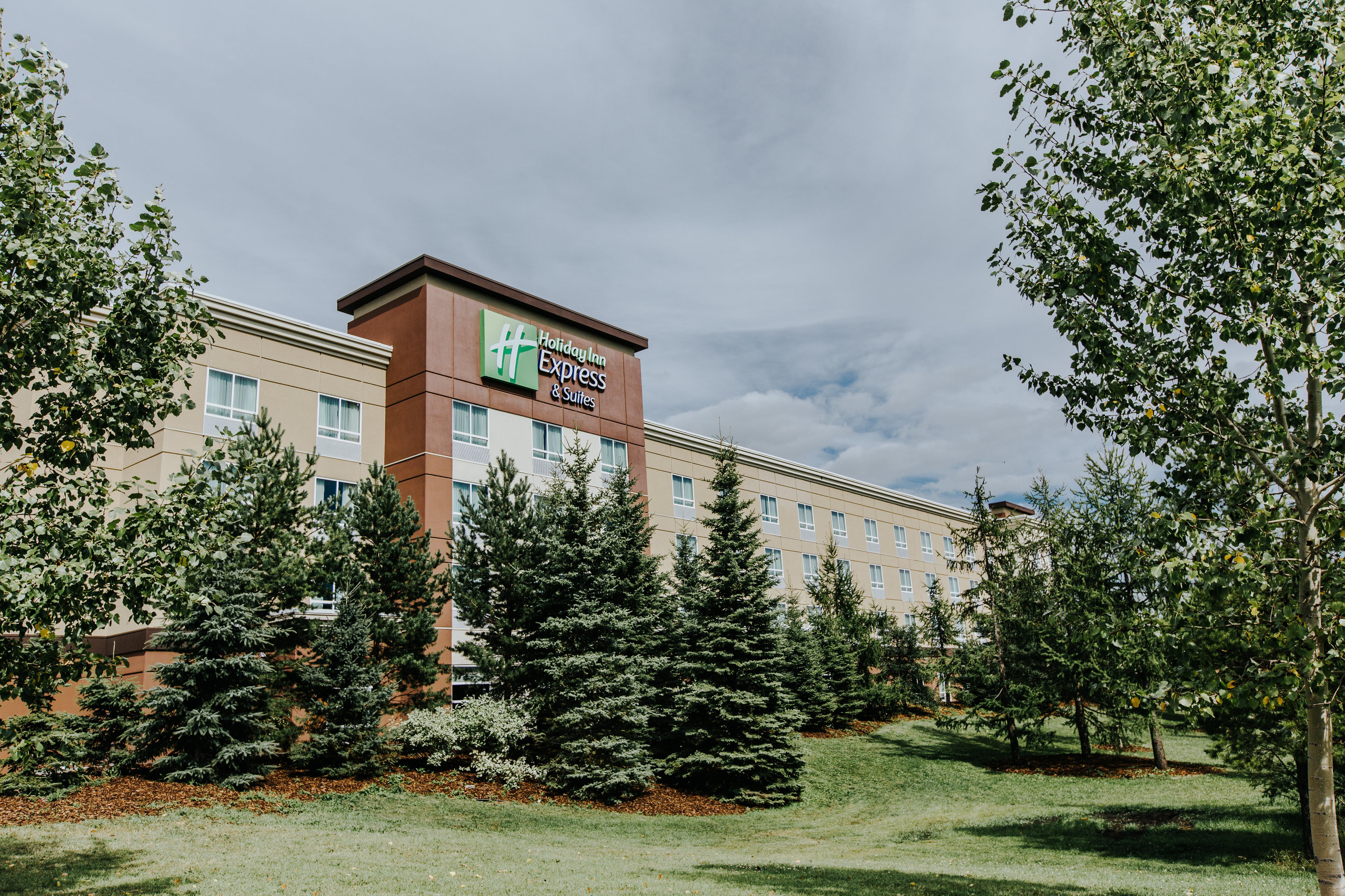 Holiday Inn Express & Suites Spruce Grove - Stony Plain, An Ihg Hotel Exterior photo